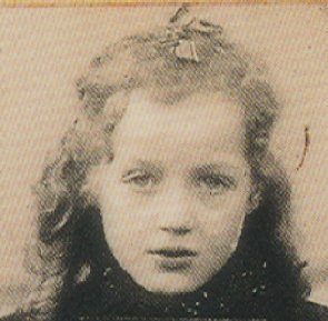 ANNY HOROWITZ DIED IN AUSCHWITZ IN 1942.